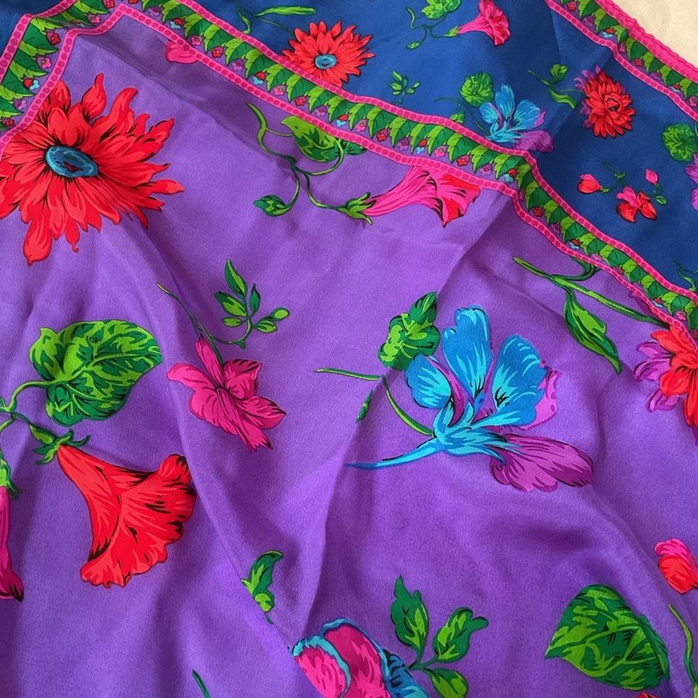 Vintage Blue and Pink Floral silk Scarf 30”x30” - Picture 2 of 3